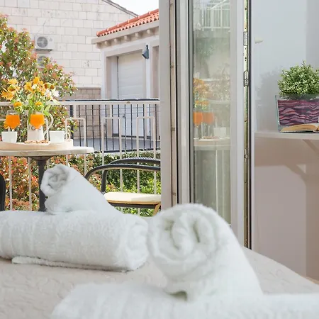 Koncul Apartment *